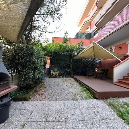 Il Parco Apartments Marina di Massa Bagian luar foto
